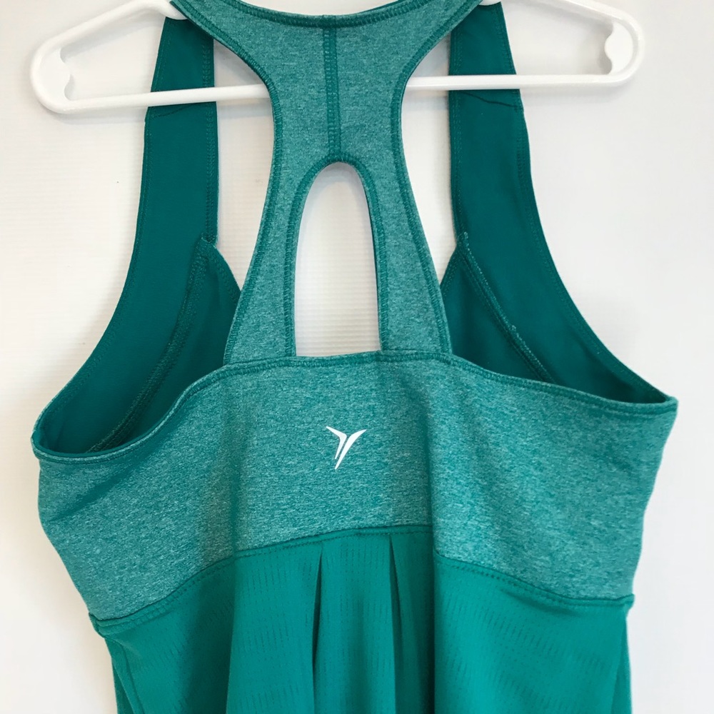 3/$25 Old navy active wear razor back tank